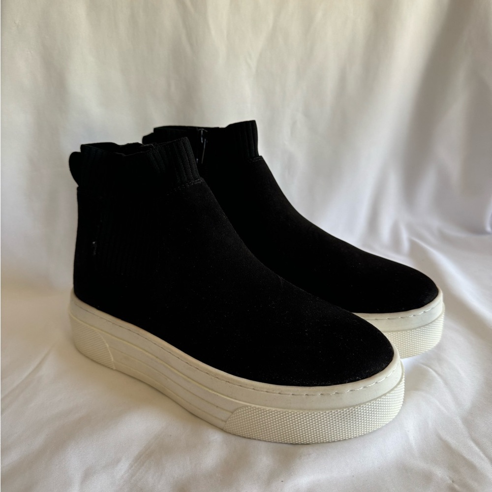 Steve Madden JCORMAC Black Shoe 
Sizes 3 and 4